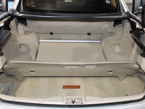 Used 2010 Lexus IS 350C w/ Luxury Pkg RWD image 32