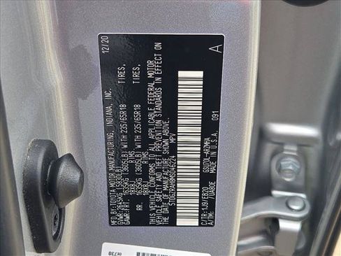 Used 2021 Toyota Highlander XLE FWD image 24