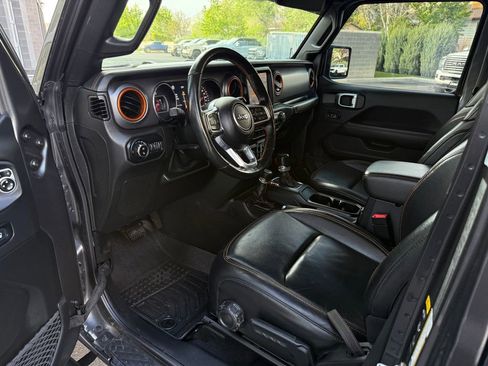 Used 2020 Jeep Gladiator Overland w/ LED Lighting Group AWD/4WD image 22