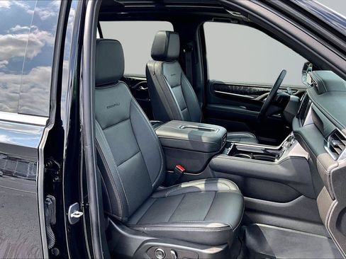 Used 2023 GMC Yukon XL Denali w/ LPO, Floor Liner Package AWD/4WD image 8