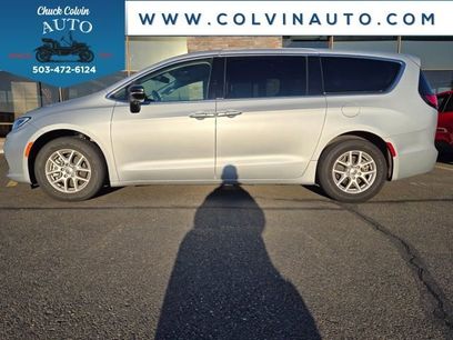 Used 2024 Chrysler Pacifica Touring-L