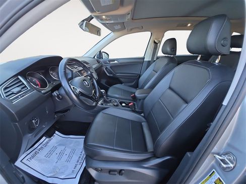 Used 2019 Volkswagen Tiguan SEL R-Line image 9