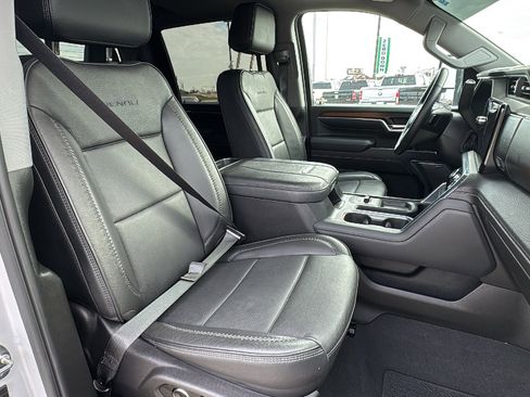 Used 2024 GMC Sierra 2500 Denali w/ Denali Reserve Package image 31