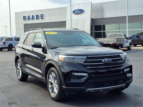 Used 2023 Ford Explorer XLT w/ Equipment Group 202A image 1