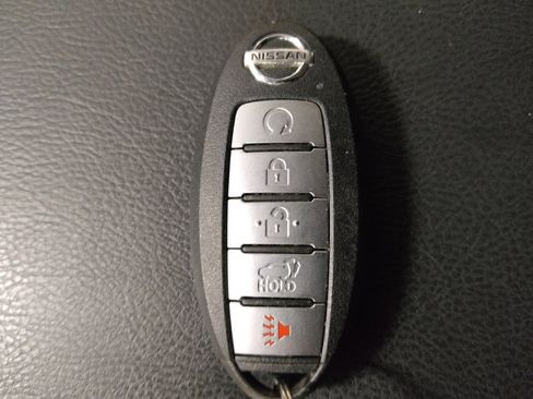Used 2020 Nissan Pathfinder SL FWD image 32