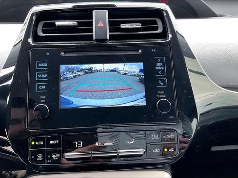 Used 2018 Toyota Prius Two image 25