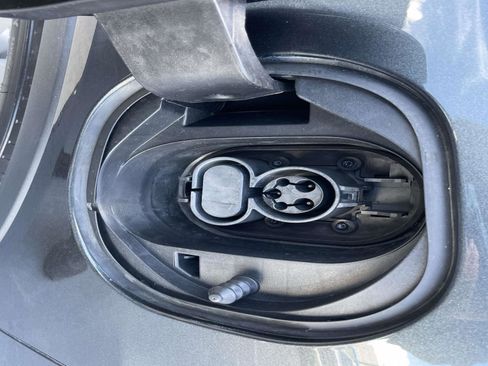 Used 2020 Chevrolet Bolt LT image 29