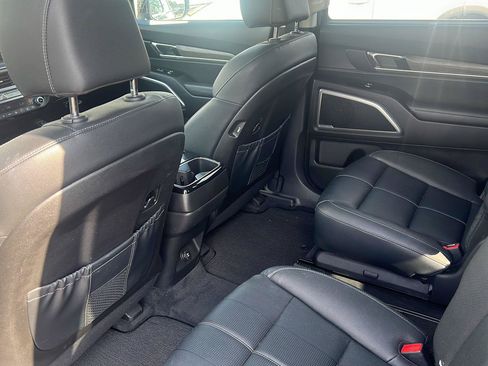 Used 2022 Kia Telluride EX w/ EX Premium Package FWD image 13