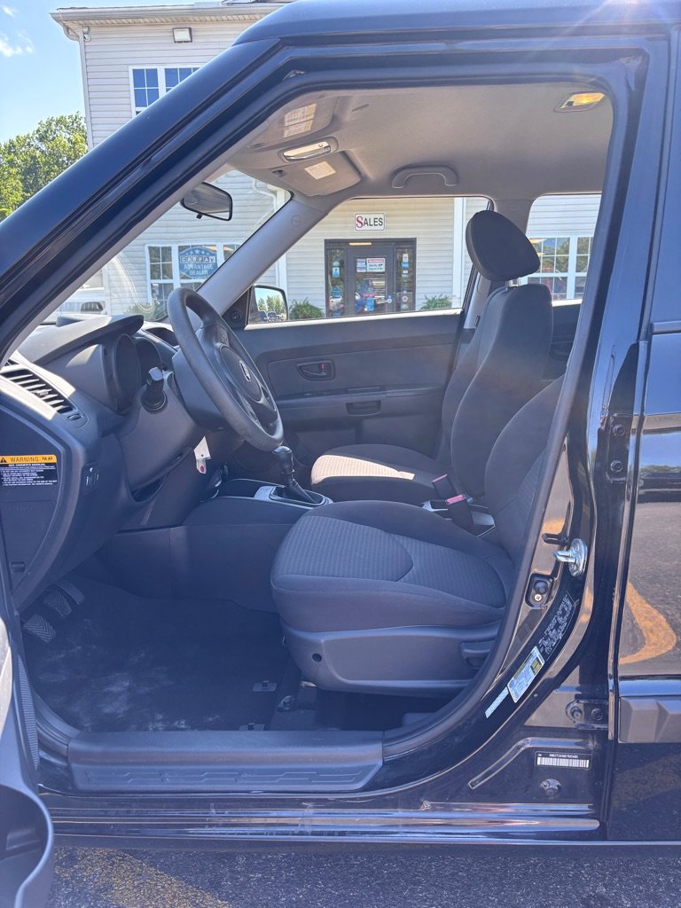 Used 2013 Kia Soul FWD image 9
