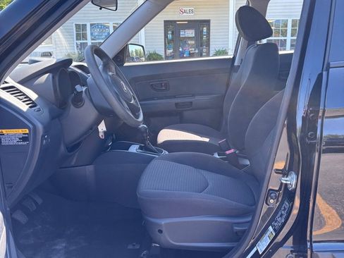 Used 2013 Kia Soul FWD image 9