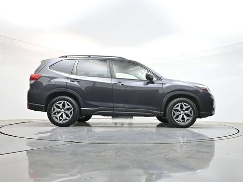 Used 2019 Subaru Forester Premium AWD/4WD image 41