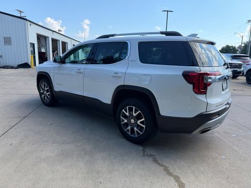 Used 2023 GMC Acadia SLT FWD image 29