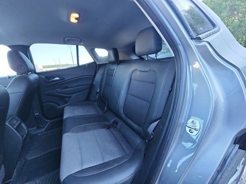 Used 2024 Chevrolet Trax LT w/ Driver Confidence Package FWD image 19
