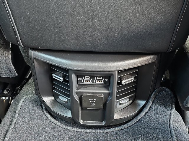 Used 2025 RAM 3500 Laramie AWD/4WD image 28