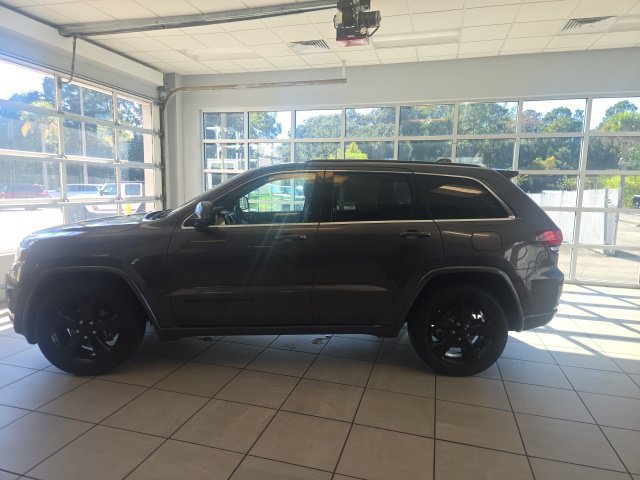 Used 2015 Jeep Grand Cherokee Altitude RWD image 6