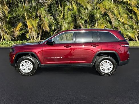 Used 2024 Jeep Grand Cherokee Laredo AWD/4WD image 8