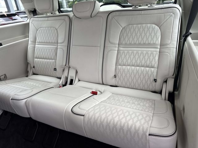 Used 2022 Lincoln Navigator Black Label AWD/4WD image 18