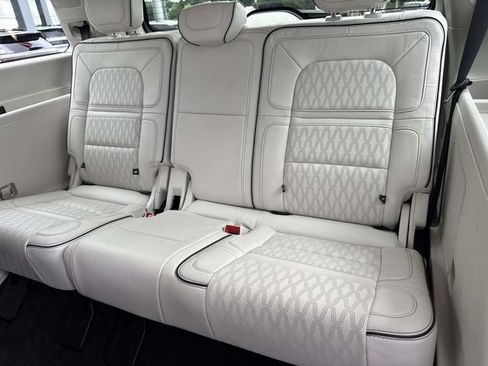 Used 2022 Lincoln Navigator Black Label AWD/4WD image 18