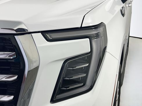 Used 2025 GMC Yukon Elevation RWD image 11