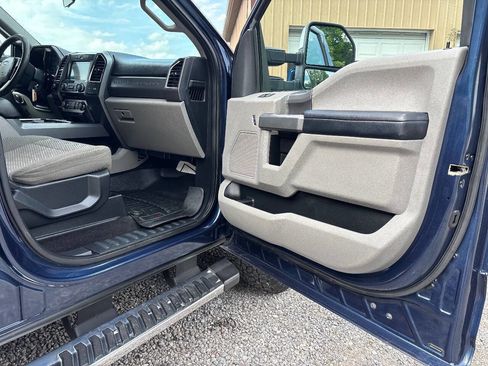Used 2017 Ford F250 XLT w/ XLT Premium Package AWD/4WD image 20