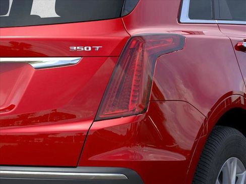 New 2026 Cadillac XT5 Luxury image 11