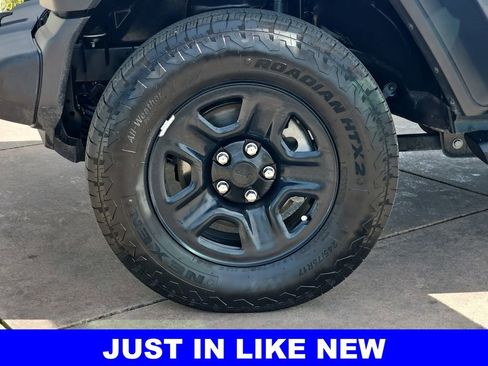 Used 2025 Jeep Wrangler Sport image 34
