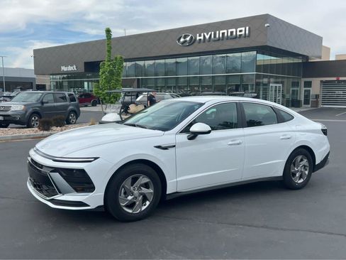 New 2026 Hyundai Sonata SE FWD image 1