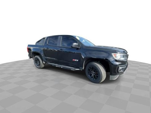 Used 2021 Chevrolet Colorado Z71 w/ Z71 Midnight Edition image 2