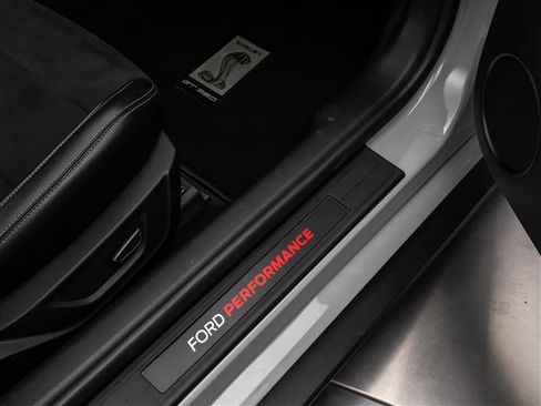 Used 2017 Ford Mustang Shelby GT350 image 27