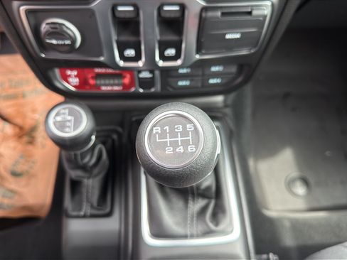 Used 2026 Jeep Wrangler Sport AWD/4WD image 21