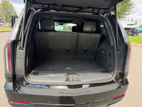 Used 2025 Cadillac Escalade Sport Platinum w/ LPO, Floor Liner Package AWD/4WD image 23