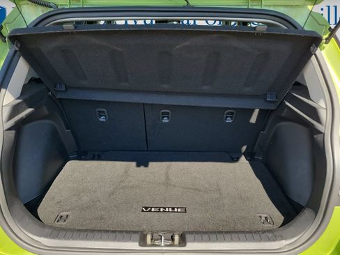 Used 2024 Hyundai Venue SEL FWD image 16