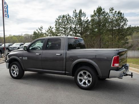 Used 2018 RAM 1500 Laramie w/ Convenience Group AWD/4WD image 7