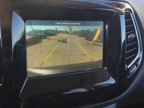 Used 2021 Jeep Compass Latitude image 27