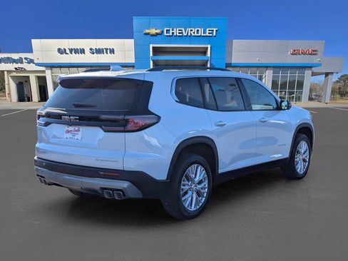 Used 2026 GMC Acadia Elevation w/ Elevation Premium Package FWD image 8