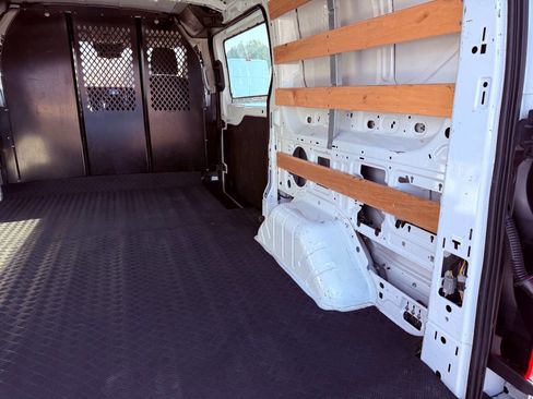 Used 2023 Ford Transit 250 Low Roof AWD w/ Exterior Upgrade Package image 21