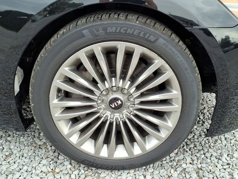 Used 2019 Kia K900 Luxury w/ VIP Package AWD/4WD image 32