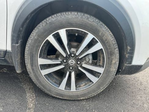 Used 2018 Nissan Kicks SR w/ Exterior Package FWD image 12