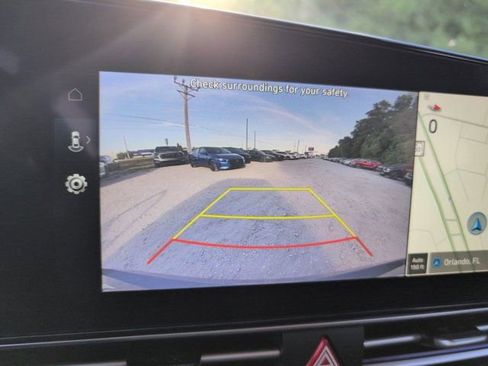 Used 2025 Hyundai Elantra SEL FWD image 17