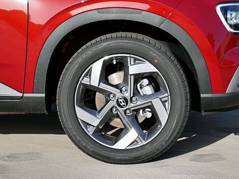 New 2025 Hyundai Venue Limited image 8