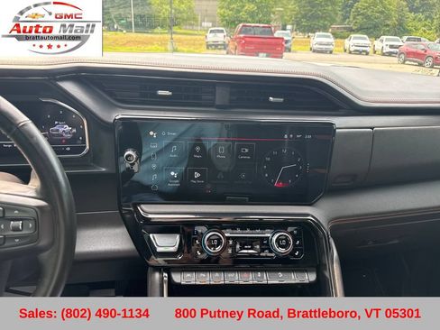 Used 2024 GMC Sierra 1500 AT4 w/ Technology Package AWD/4WD image 19