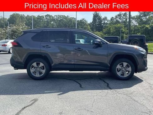 Used 2024 Toyota RAV4 XLE AWD/4WD image 6
