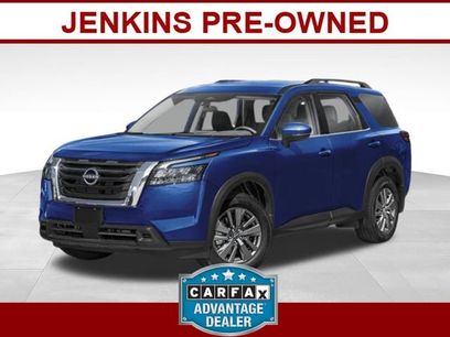 Used 2024 Nissan Pathfinder SV w/ SV Premium Package