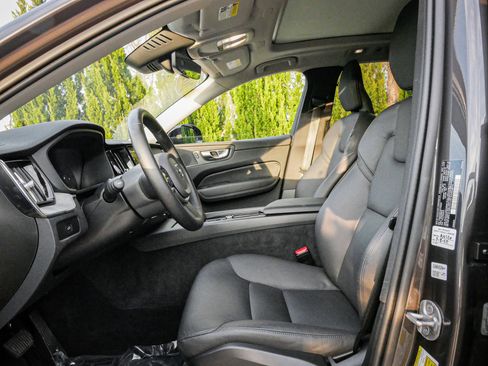 Used 2025 Volvo XC60 B5 Plus w/ Climate Package image 16