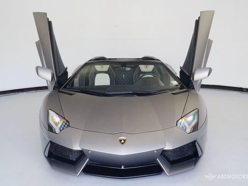 Used 2015 Lamborghini Aventador LP 700-4 AWD/4WD image 3