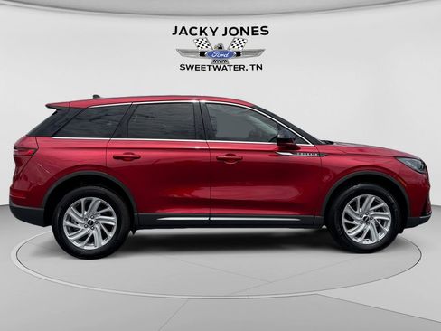 Used 2024 Lincoln Corsair FWD image 6