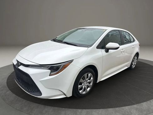 Used 2021 Toyota Corolla LE image 1