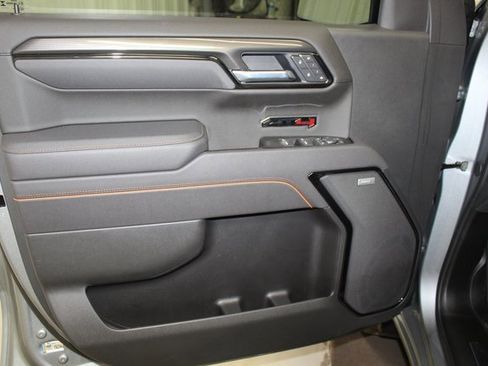 Used 2025 GMC Sierra 1500 AT4 w/ AT4 Premium Package image 9