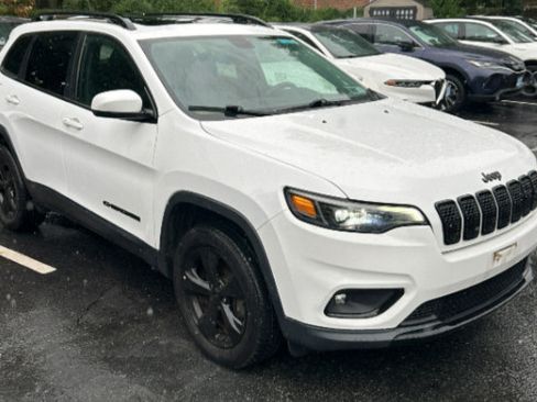 Used 2019 Jeep Cherokee Latitude Plus AWD/4WD image 3