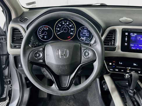 Used 2018 Honda HR-V EX image 17